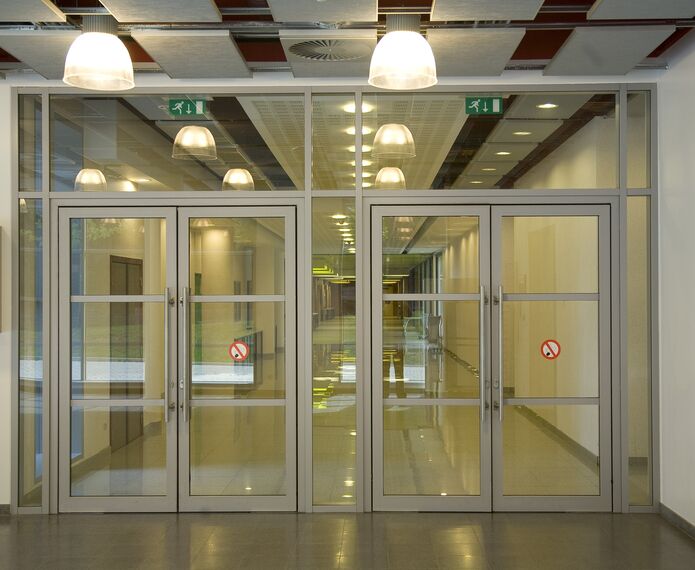 ConceptWall 50 Murs rideaux - Research/Engineering centre Laboratorium St Luc situé à Brussels, Belgique