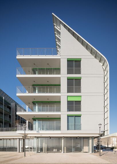 HiFinity Sistemi scorrevoli, ConceptSystem 59Pa Porte, ConceptWall 50 Facciate continue e SlimLine 38 Ferro Finestre - Complesso di appartamenti Prata Riverside village situato in Lisbon, Portogallo