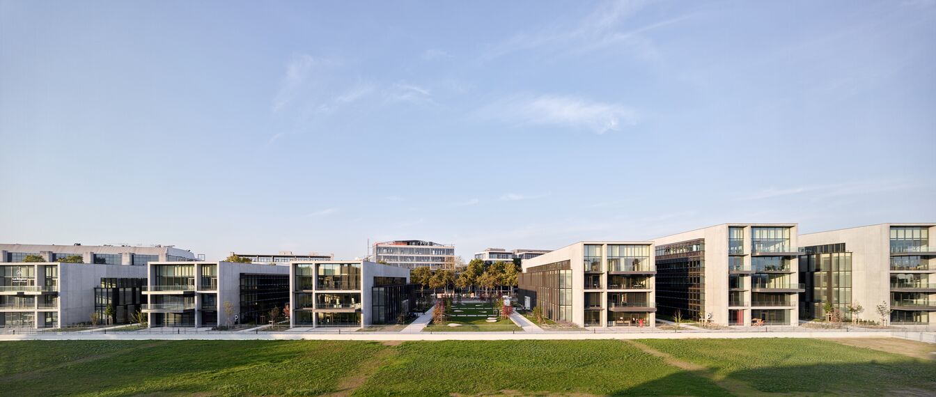 ConceptWall 86 Fassaden, ThermoSystem 68 Fenster, ConceptWall 50 Fassaden und TS 68-HV Fenster - Office building Jardins du Lou ansässig in Lyon, Frankreich