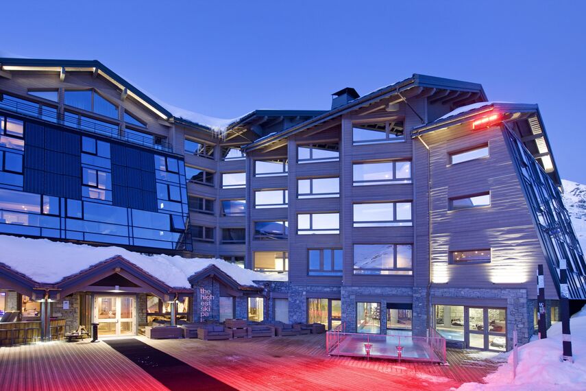 CW 60-Solar Facciate continue - Hotel Altapura situato in Val Thorens, Francia