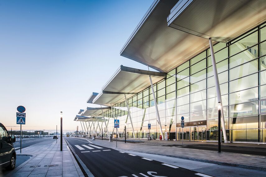 ConceptWall 60 Fassaden, ConceptSystem 77 Fenster, ConceptSystem 59Pa Fenster, ConceptWall 50 Fassaden, CW 50-FP Fassaden und CW 50-SG Fassaden - Airport MPL Passenger Terminal ansässig in Wrocław, Polen