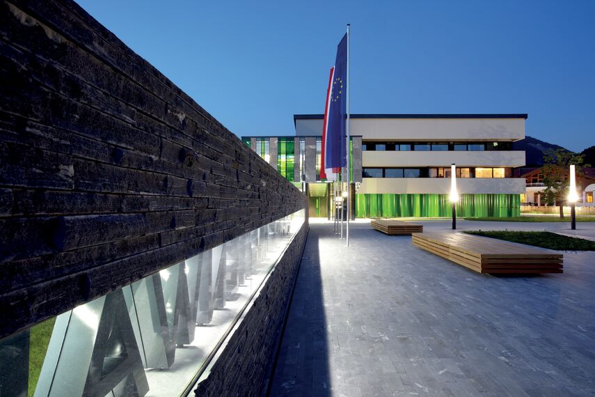 BriseSoleil 100 Brise Soleil - Community centre Breitenwang Community Centre situé à Breitenwang, Autriche