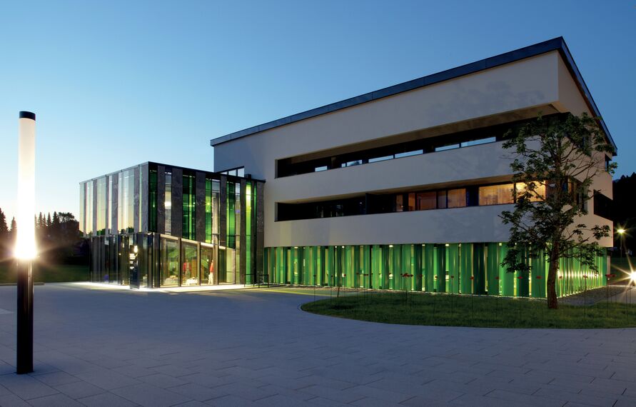 BriseSoleil 100 Brise Soleil - Community centre Breitenwang Community Centre situé à Breitenwang, Autriche