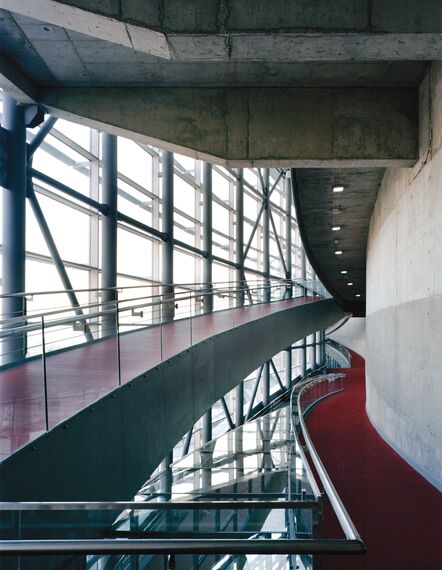 BriseSoleil 100 Sonnenschutz und ConceptWall 50 Fassaden - Cinema Mellat Park cineplex ansässig in Tehran, Iran