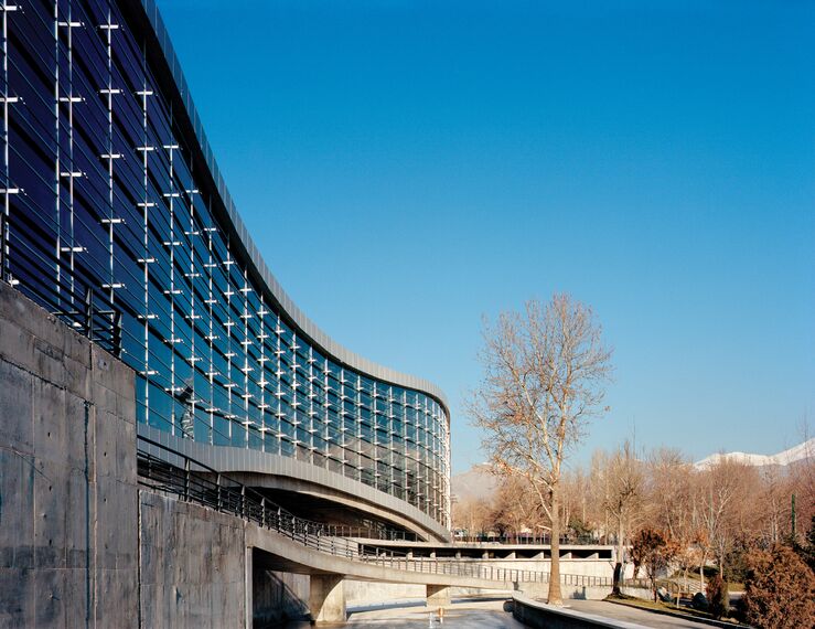 BriseSoleil 100 Sonnenschutz und ConceptWall 50 Fassaden - Cinema Mellat Park cineplex ansässig in Tehran, Iran