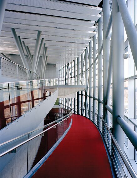 BriseSoleil 100 Brise Soleil et ConceptWall 50 Murs rideaux - Cinema Mellat Park cineplex situé à Tehran, Iran