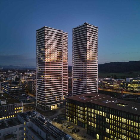 MasterLine 8 Fenêtres et MasterLine 8 Portes - Three Point Dübendorf situé à Zürich, Suisse