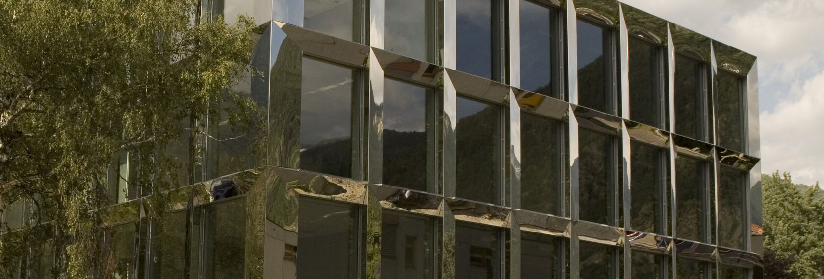 ConceptWall 50 Facciate continue - College/University Technical Vocational School Visp situato in Visp, Svizzera