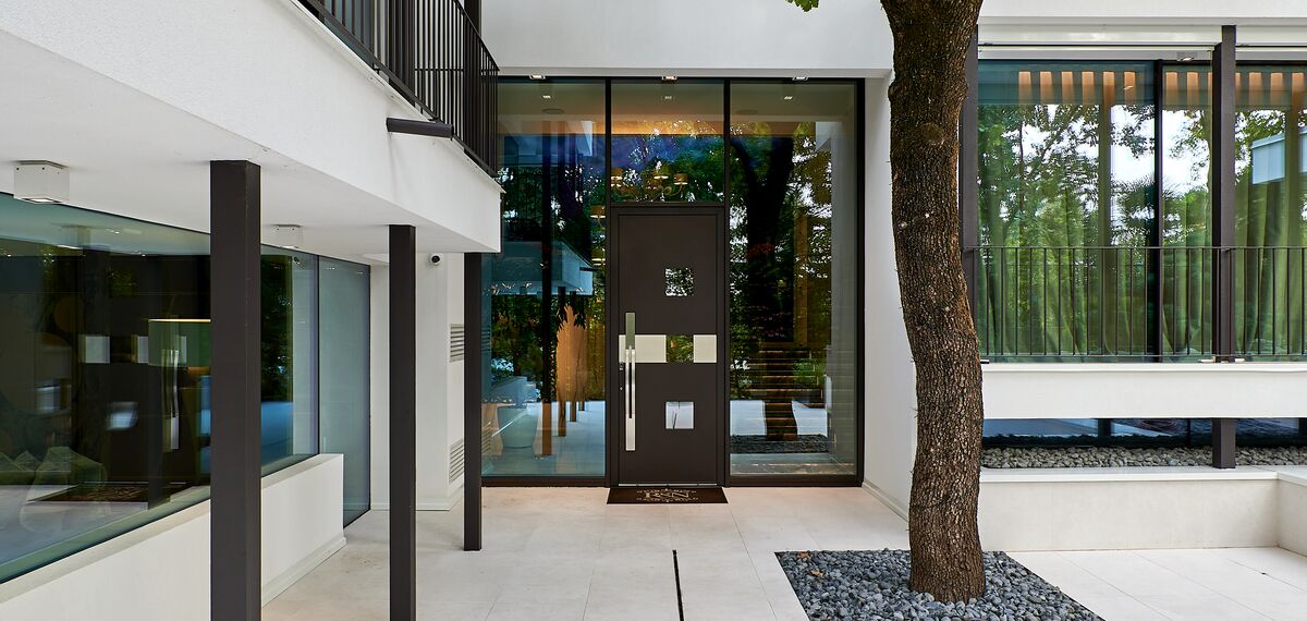 Porte d’entrée en aluminium.