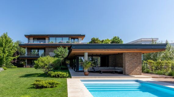 CW 50-SC Facciate continue e MasterLine 8 HI+ Finestre - M House situato in Voluntari, Romania