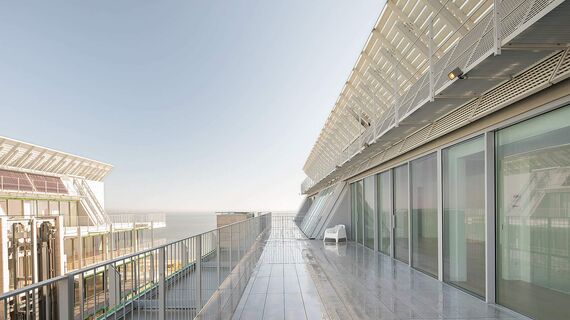 HiFinity Sistemi scorrevoli, ConceptSystem 59Pa Porte, ConceptWall 50 Facciate continue e SlimLine 38 Ferro Finestre - Complesso di appartamenti Prata Riverside village situato in Lisbon, Portogallo