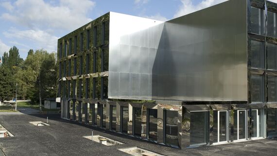 ConceptWall 50 Facciate continue - College/University Technical Vocational School Visp situato in Visp, Svizzera