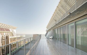 HiFinity Coulissants, ConceptSystem 59Pa Portes, ConceptWall 50 Murs rideaux et SlimLine 38 Ferro Fenêtres - Complexe immobilier Prata Riverside village situé à Lisbon, Portugal